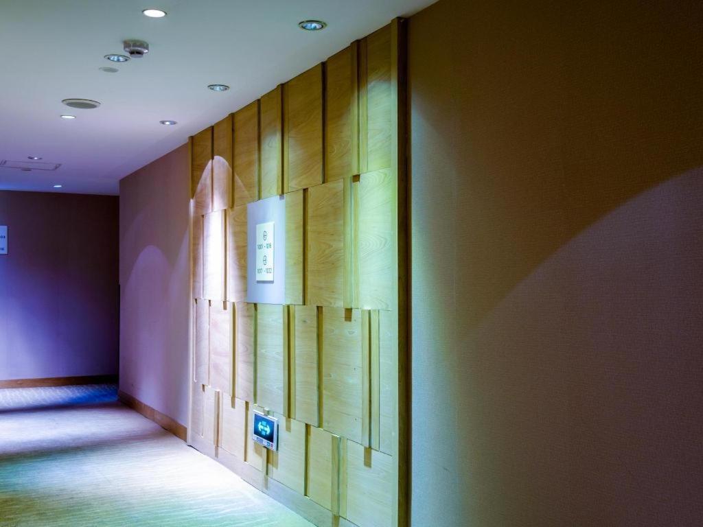 Ji Hotel Shanghai Yan An Road Branch Exterior photo